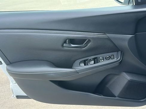 Used 2025 Nissan Sentra S FWD image 19