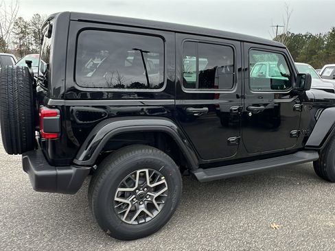 New 2026 Jeep Wrangler Unlimited Sahara AWD/4WD image 8