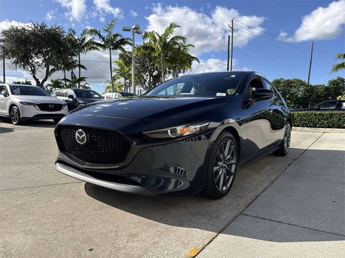 Used 2019 MAZDA MAZDA3 Hatchback w/ Preferred Package image 32