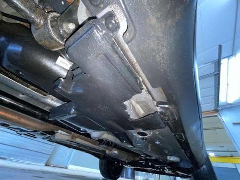 Used 2016 Jeep Renegade Latitude w/ Popular Equipment Group image 17