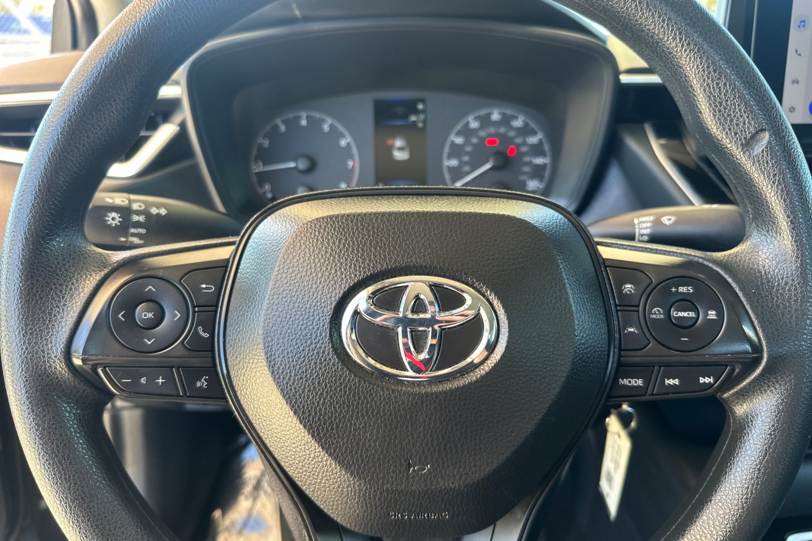 Used 2024 Toyota Corolla LE FWD image 33