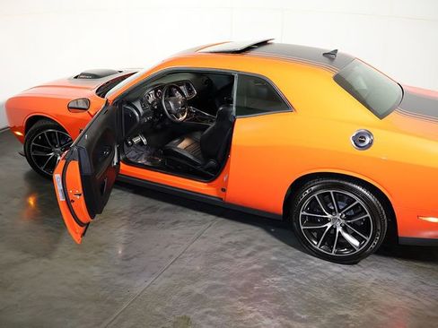 Used 2016 Dodge Challenger R/T Scat Pack RWD image 5
