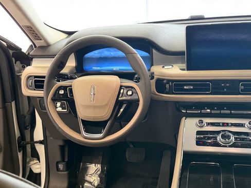 Used 2023 Lincoln Aviator AWD w/ Premium Package image 20