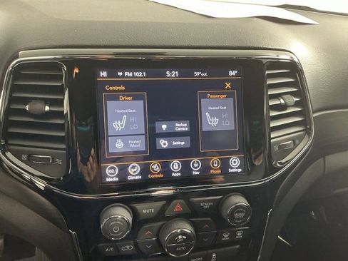 Used 2021 Jeep Grand Cherokee Laredo X image 33