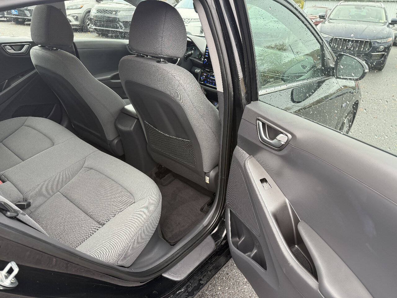 Used 2020 Hyundai Ioniq SEL FWD image 9