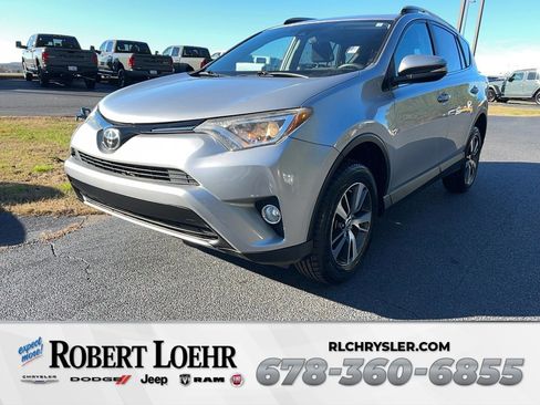 Used 2017 Toyota RAV4 XLE image 1