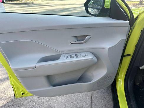 Used 2025 Hyundai Kona SEL FWD image 10