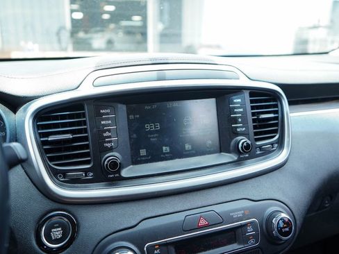 Used 2020 Kia Sorento S FWD image 26