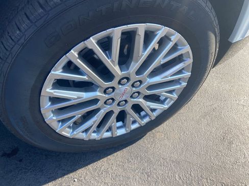 Certified 2025 GMC Acadia Denali w/ LPO, Floor Liner Package image 4