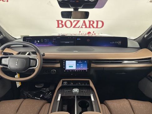 New 2025 Lincoln Navigator L Black Label image 9