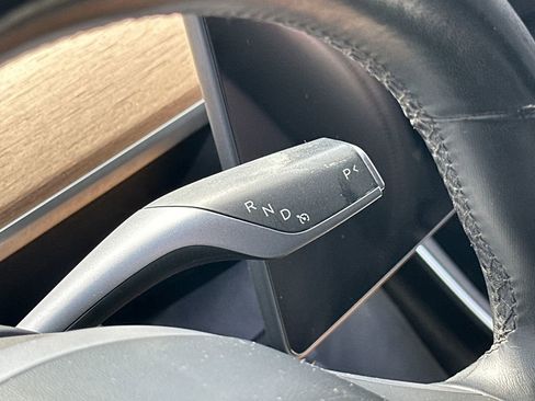 Used 2019 Tesla Model 3 image 18