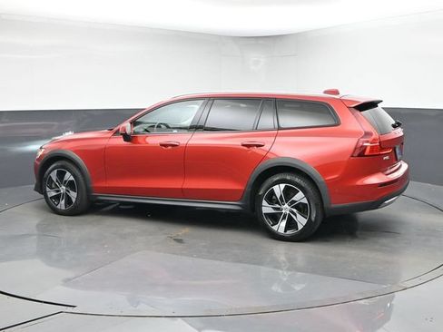 Used 2024 Volvo V60 B5 Cross Country Plus w/ Climate Package AWD/4WD image 6