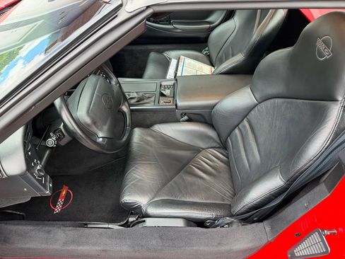 Used 1994 Chevrolet Corvette Coupe RWD image 12