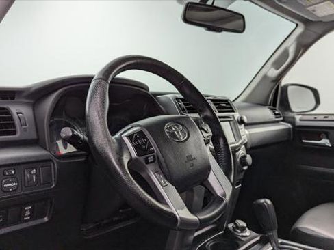 Used 2014 Toyota 4Runner Limited image 18