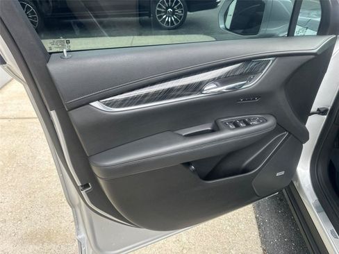 Used 2020 Cadillac XT6 Premium Luxury FWD image 20