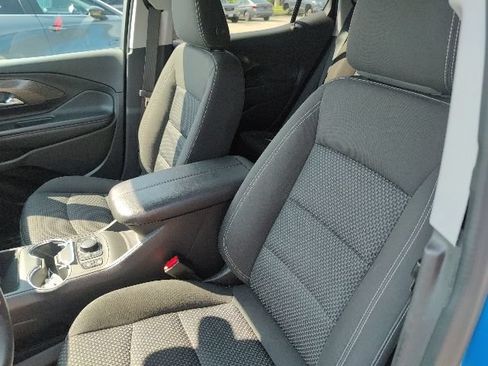 Used 2024 GMC Terrain SLE w/ Driver Convenience Package FWD image 17