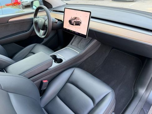 Used 2023 Tesla Model Y Long Range AWD/4WD image 21