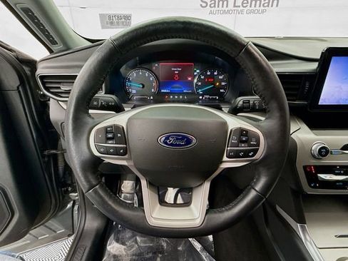 Used 2022 Ford Explorer XLT w/ Equipment Group 202A image 11