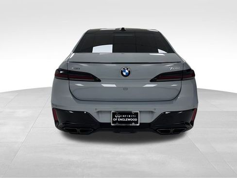 Used 2023 BMW 760i xDrive w/ Executive Package image 6