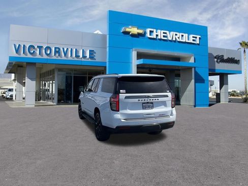 Used 2022 Chevrolet Suburban RST RWD image 7