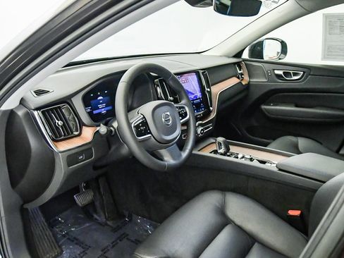 Certified 2023 Volvo XC60 B5 Plus w/ Climate Package AWD/4WD image 17