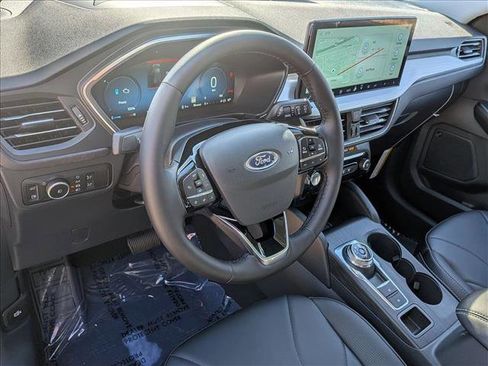 New 2026 Ford Escape SE w/ PHEV Premium Package FWD image 3