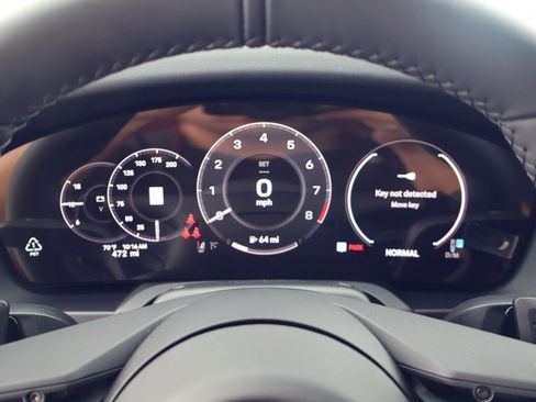 Certified 2026 Porsche 911 Carrera RWD image 16