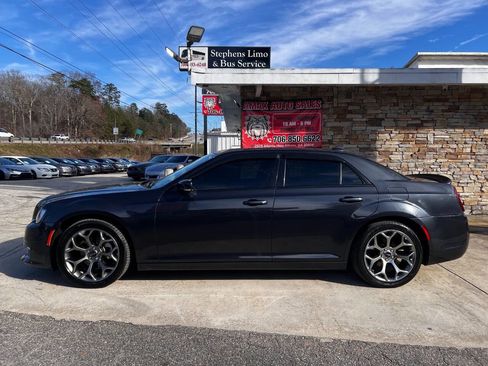 Used 2018 Chrysler 300 S w/ 300S Premium Group image 3
