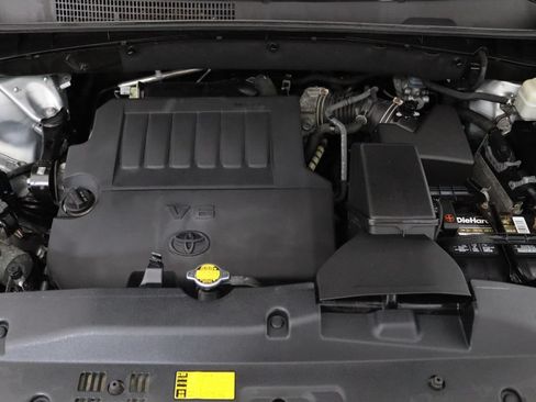 Used 2015 Toyota Highlander Limited w/ Driver Technology Package AWD/4WD image 34