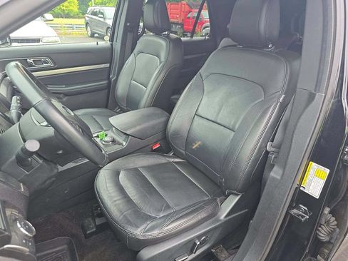 Used 2018 Ford Explorer XLT w/ Equipment Group 202A AWD/4WD image 5