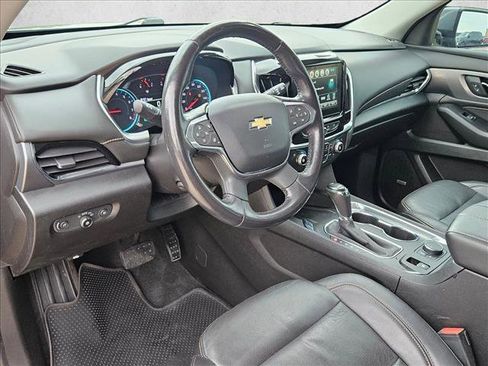 Used 2018 Chevrolet Traverse Premier w/ Driver Confidence II Package FWD image 10