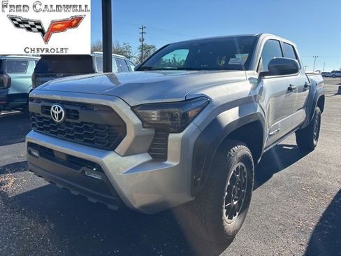 Used 2025 Toyota Tacoma TRD Off-Road image 1