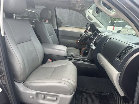 Used 2020 Toyota Sequoia Platinum RWD image 22