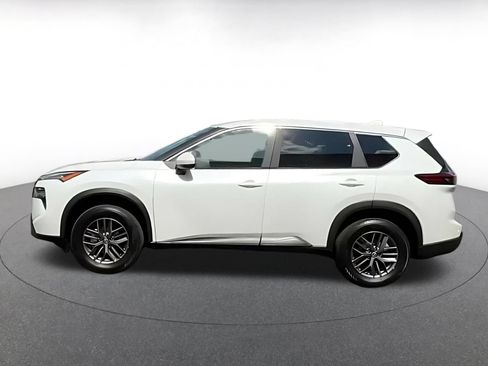 Used 2026 Nissan Rogue SV FWD image 9