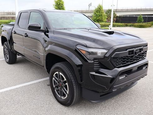 Certified 2025 Toyota Tacoma TRD Sport RWD image 6