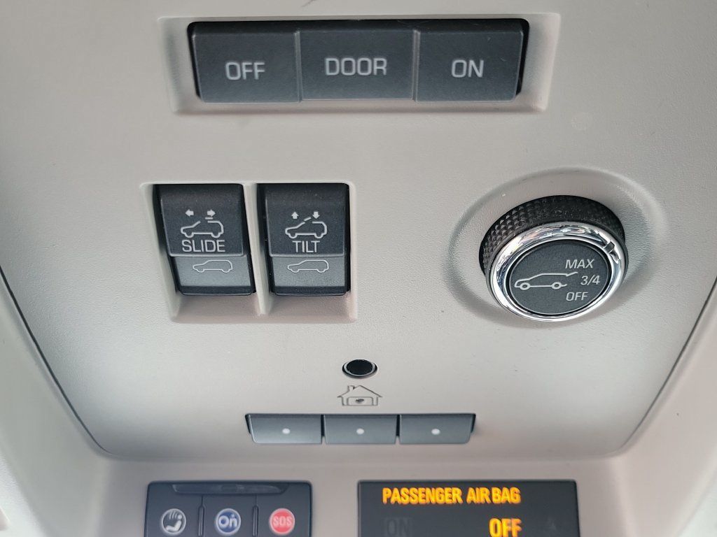 Used 2017 Cadillac Escalade Luxury AWD/4WD image 33