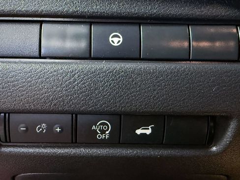 Certified 2024 Nissan Rogue SL FWD image 33