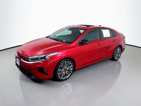 Used 2022 Kia Forte GT image 3