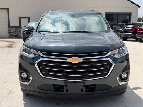 Used 2018 Chevrolet Traverse LT FWD image 2