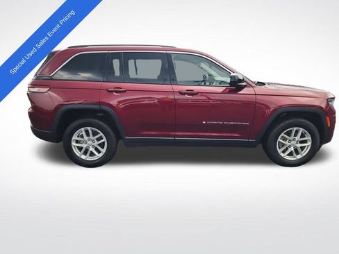 Used 2023 Jeep Grand Cherokee Laredo AWD/4WD image 6