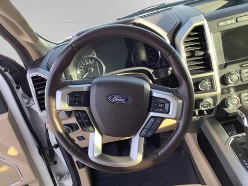 Used 2020 Ford F150 Lariat image 12