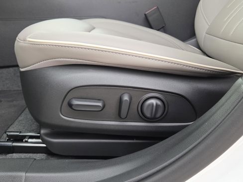 New 2026 Buick Envista Avenir FWD image 17