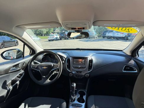 Used 2016 Chevrolet Cruze LT FWD image 21