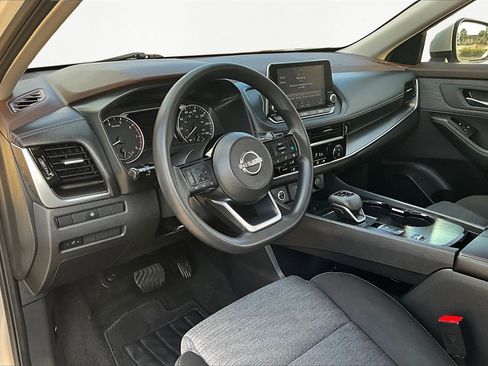 Used 2022 Nissan Rogue SV image 14