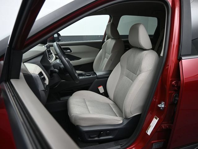 Used 2025 Nissan Rogue SV AWD/4WD image 23