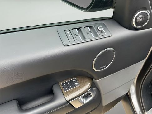 Used 2017 Land Rover Range Rover Sport HSE image 10