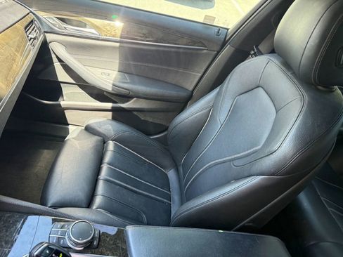 Used 2018 BMW 540i w/ M Sport Package image 17