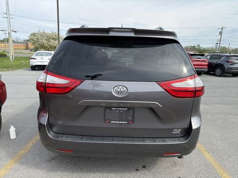 Used 2019 Toyota Sienna XLE Premium AWD/4WD image 6