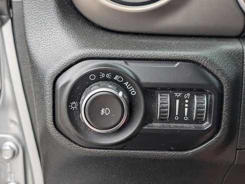 Certified 2018 Jeep Wrangler Unlimited Sport S AWD/4WD image 30