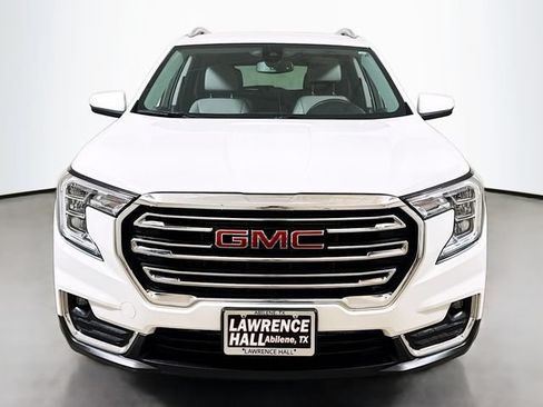 Used 2022 GMC Terrain SLT w/ Infotainment Package II FWD image 2